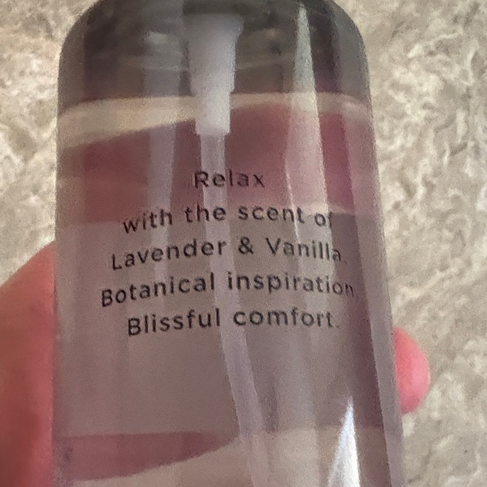 Victoria's Secret Lavender & Vanilla Relax Mist - Pink and Gold - Picture 3 of 5